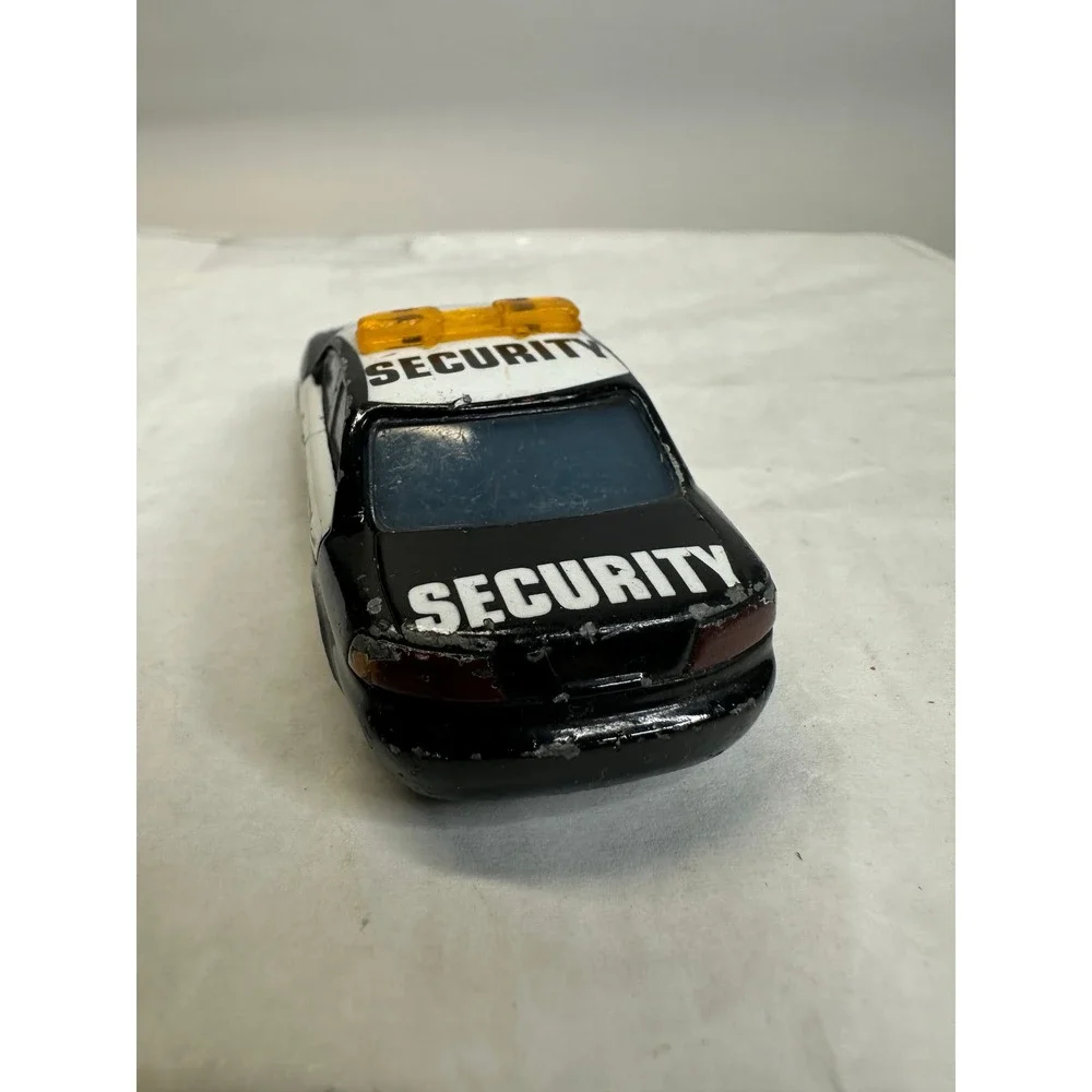 Disney Pixar Cars Marlon Clutches Security Vehicle Black White‎ Piston Cup Toy